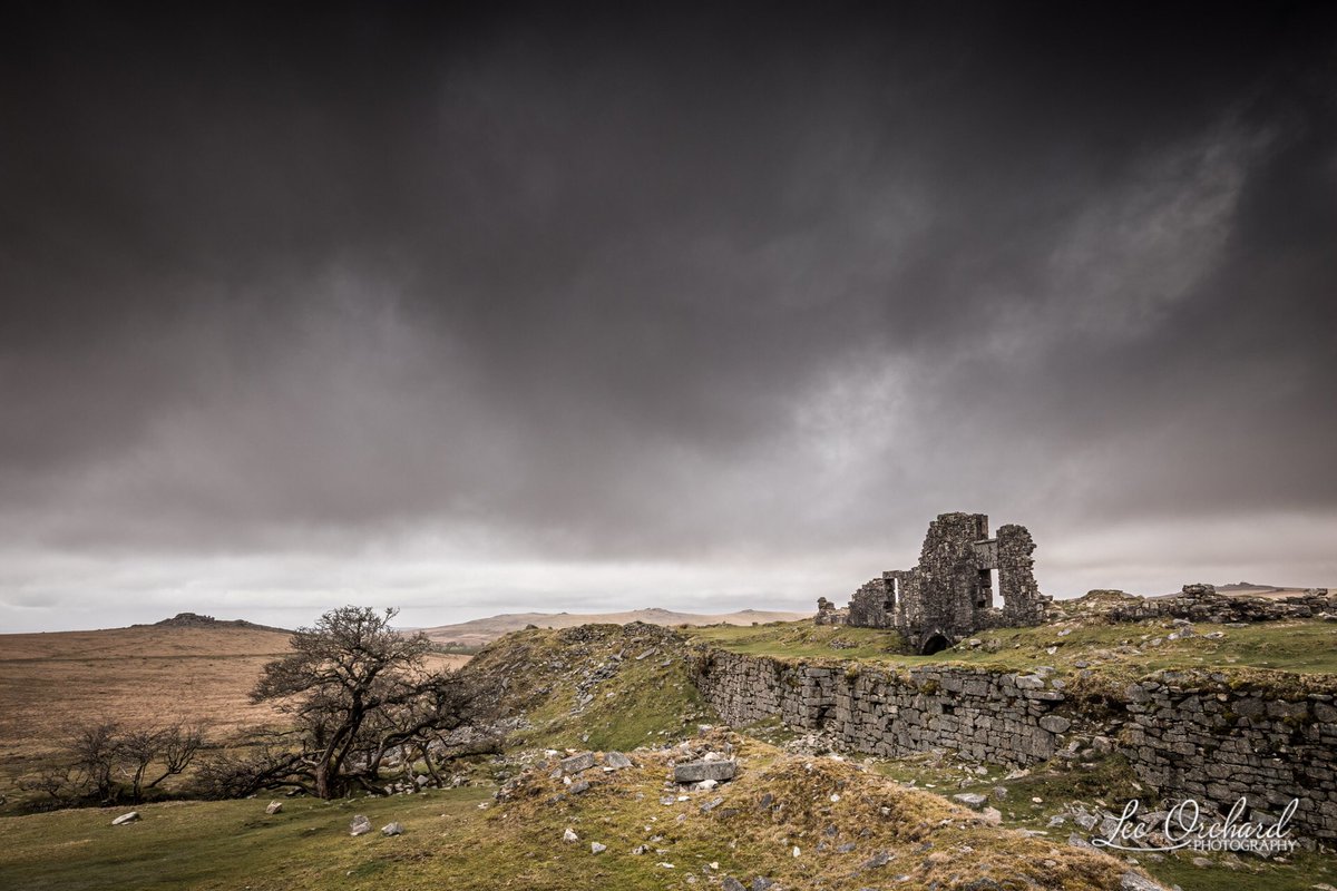LeoPhotography's tweet photo. We had some amazing clouds on my #miniworkshop this week at Foggintor on #dartmoor.
These workshops are ideal for #dslr beginners or photographer who want to learn more on their #camera. #photography #photographyworkshop https://t.co/uh1vPyNRpN https://t.co/R7pEergLen