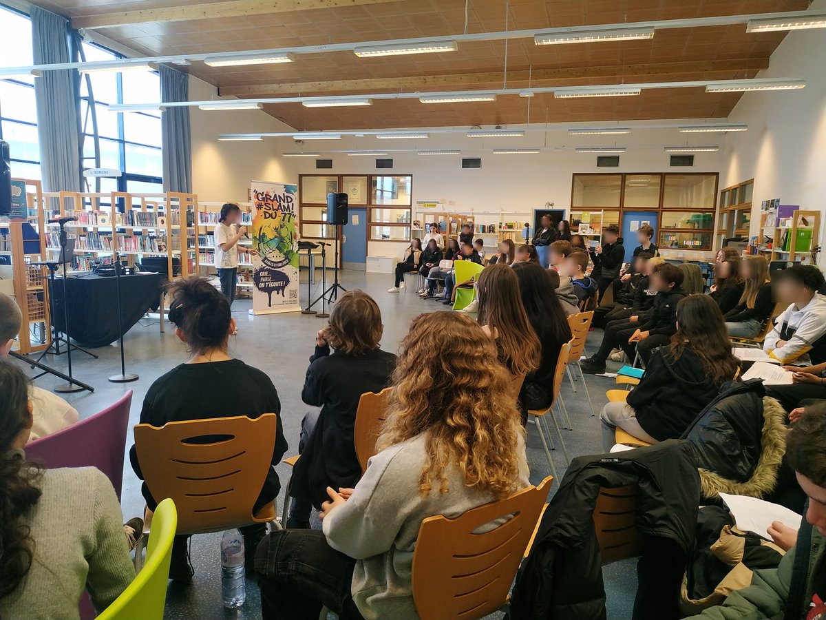 Première phase du tournoi départemental de slam au collège. Une sélection en interne des slameurs qui concourront au #grandslam77 en individuel ou en groupe. Merci à l'association Le Panorama et bravo aux élèves de Mme Roussel !