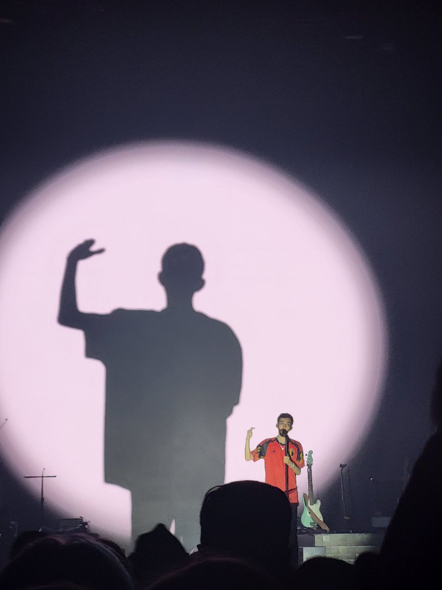 _pokema_'s tweet photo. Un concert incroyable ❤️
Merci de nous faire vivre autant d'émotions à travers des textes magnifiques 🥰
@bigfloetoli https://t.co/TnNV7So0wY