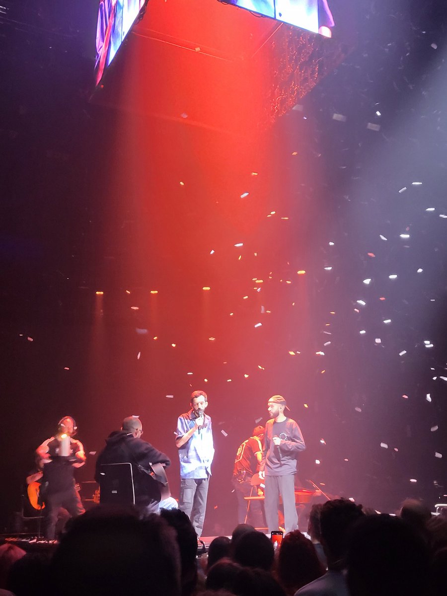 _pokema_'s tweet photo. Un concert incroyable ❤️
Merci de nous faire vivre autant d'émotions à travers des textes magnifiques 🥰
@bigfloetoli https://t.co/TnNV7So0wY