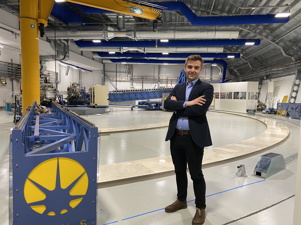 DiamondLightSou's tweet photo. On @BBCOxford this morning, @R_A_House spoke to @Brucey1 about his @Forbes #30under30 nomination, and using our I21 beamline to push the boundaries of #EnergyResearch. A truly collaborative effort @brucegroupox, this also represents great “firsts” in science! https://t.co/31RA3IuiTI
