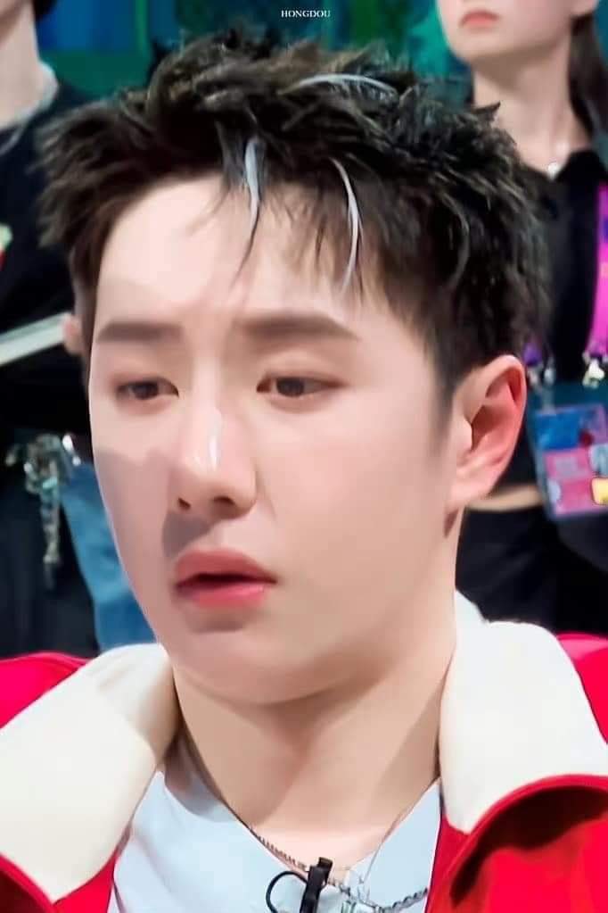 Yizhan53193123's tweet photo. WANG YIB0 WEIBO NIGHT 2022
มันเป็นท้อ มันเป็นหงอย🥹
#WangYibo_WeiboNight2022
#WeiboNight2022 https://t.co/IrX7bUZj2m