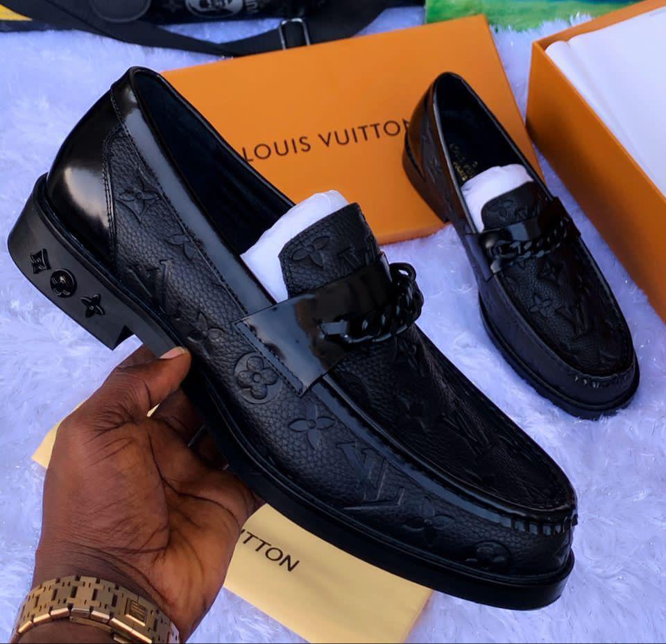Aidankaluba's tweet photo. @bod_republic I sell shoes, sneakers, slides all at pocket friendly rates https://t.co/p8pD2fF4PM
