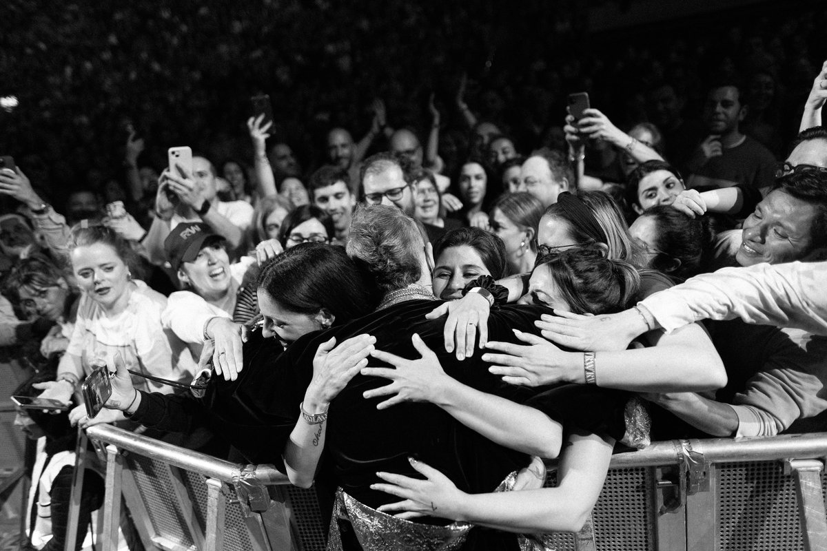 Robbie Williams tweet media