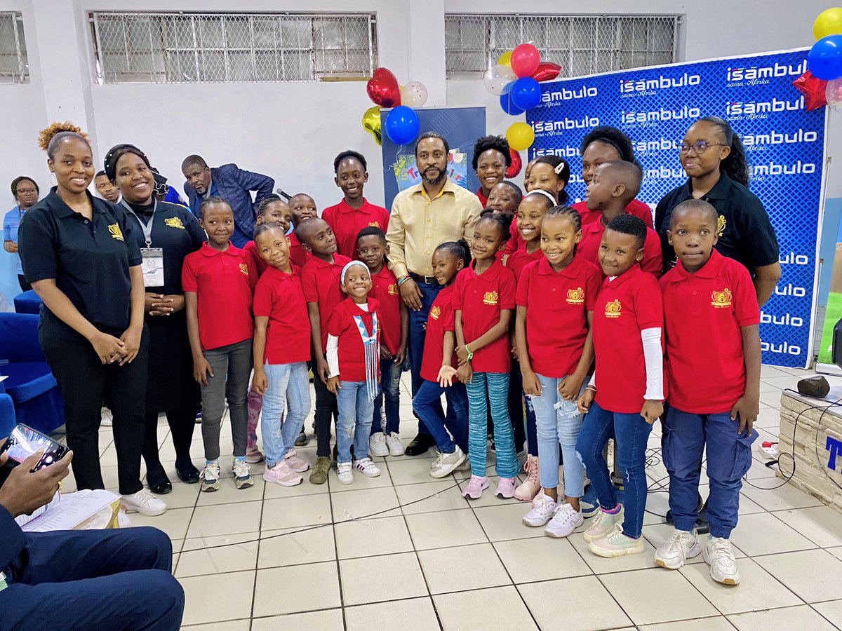 Teach your children that an investment in knowledge pays the best interest. 💯👌
#TrillionDollarKids #KnowledgeDay2023