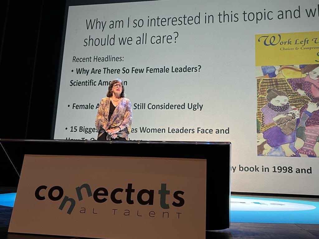 Connectats_gva's tweet photo. Comença la ponència de Sally Reis sobre promoció del talent femení. Quasi quaranta anys investigant sobre la necessitat de visibilitzar les  dones amb altes capacitats. https://t.co/vPKQ3MQHTT