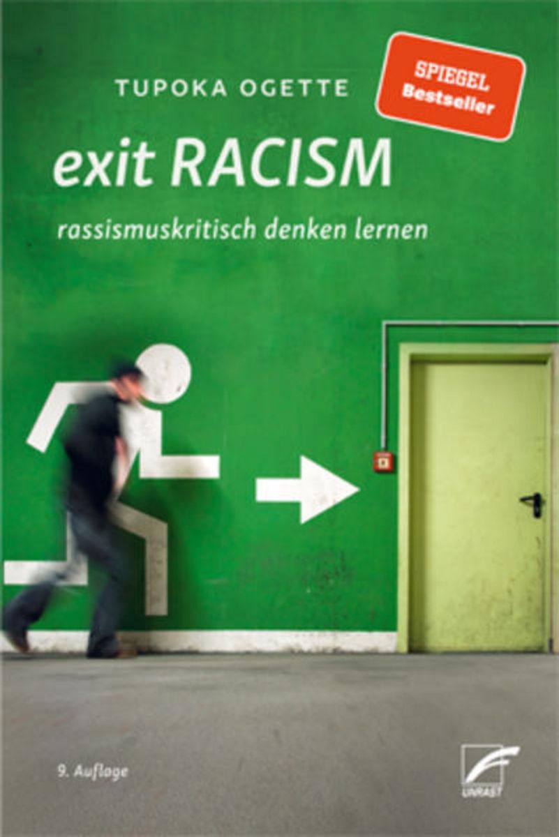 realerwaschbaer's tweet photo. At this Point wäre es silly keine Werbung zu machen angesichts der Leute in den drukos hier

Lest dieses Buch
Werdet euch euer Privilegien bewusst es ist nicht zu spät dem Rassismus zu entkommen https://t.co/edfYIw0Fz2