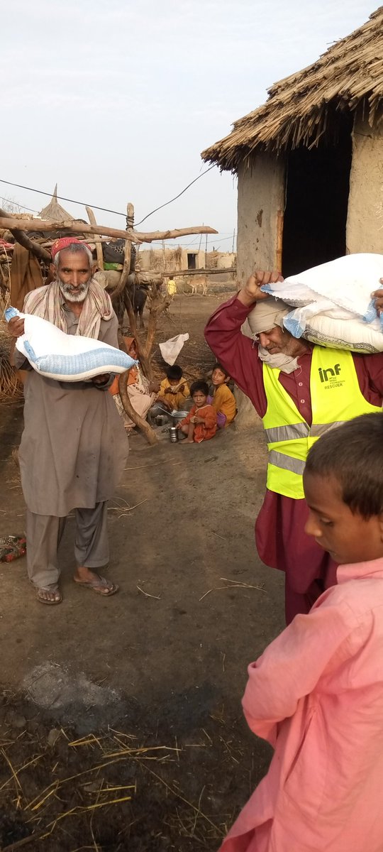 Flour bags distribution among needy people, please support us as much as you can 
#Imtiazwelfare #donatefood #charitywork #helpingothers #donate #charity #zakat #help #fundraiser #support #flour #Pakistan #humanity #Ramadan