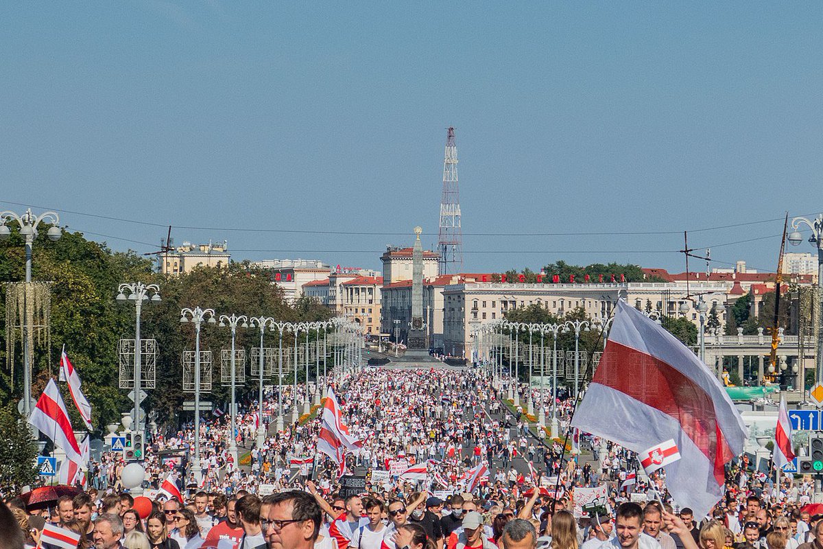 GLandsbergis's tweet photo. Today, and every day, Lithuania stands in solidarity with the political prisoners in Belarus who are being punished for their desire to rebuild democracy. We all know that Belarus will thrive when Belarusians are free and independent.
Lukashenko, let your people go.

📷Homoatrox https://t.co/S4lPznGEOK