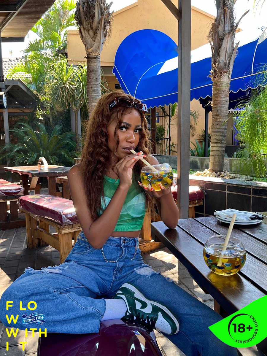 Plight_A's tweet photo. Yo besties! @flyingfishsa has new &amp; exciting flavours for you! You can now reinvent the taste of your favourite flavoured beer by mixing the new flavours on tap! 

The three new delicious flavours are: PINE CRUSH, LIME BERRY BLAST and PASSION PUNCH.The Flava Flow is for everyone! https://t.co/XCY4t4V6JF