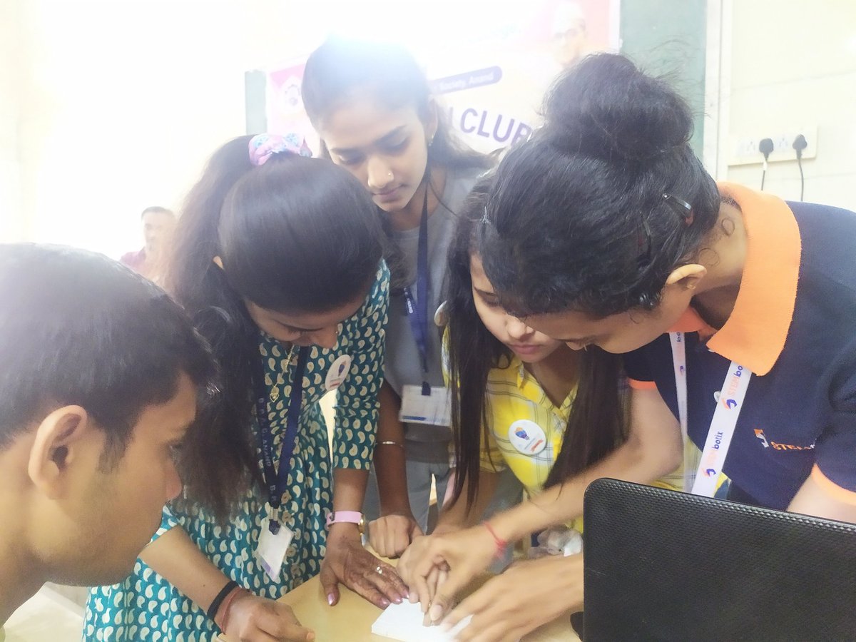 JPatanwadia's tweet photo. Innovation Club Prabodh Level Training Day 1 on #Robotics #Mechatronics #STEMeducation at , Bhikhabhai patel arts college,Anand with aim to say "I am an Innovator."
@PMOIndia @CMOGuj  @vnehra  @narottamsahoo @InnoClubCHE @InfoGujcost https://t.co/ugnd0TpEED