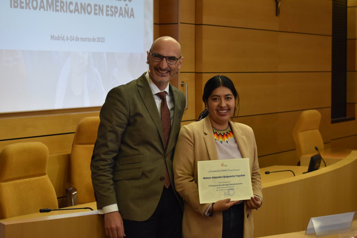 fpablovi's tweet photo. 🎓Finaliza la V edición del programa de #liderazgoiberoamericano. Un programa que inspira, que remueve, que deja huella; que invita y anima a diseñar el cambio y "poner patas arriba las cosas", desde el respeto institucional (hilo) https://t.co/YyAmLOuQE5