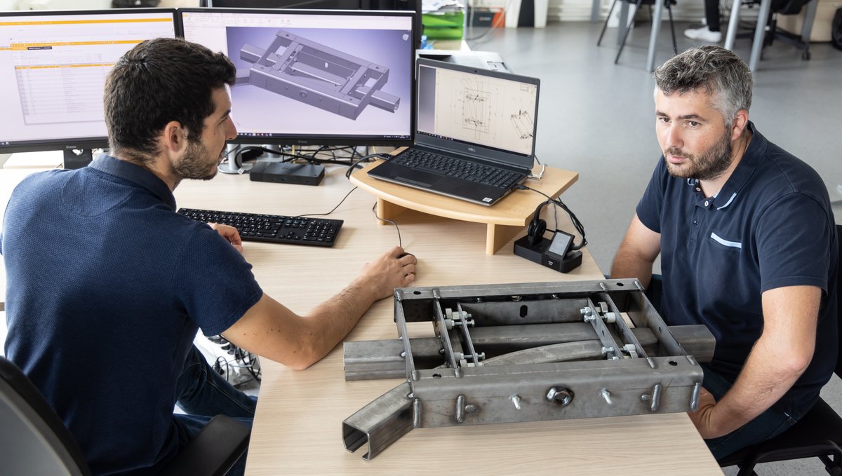 mantionSas's tweet photo. Avec l’ambition d’être à la pointe de l’#innovation, précurseur sur son marché, le Groupe #MANTION investit en #R&amp;D environ 4% de son chiffre d’affaires. une dizaine de personnes dédiées travaillent au quotidien dans 4 #bureauxdetudes.
👉Site Corporate : https://t.co/9uWJmpA9wM https://t.co/5yHuHMAtZq