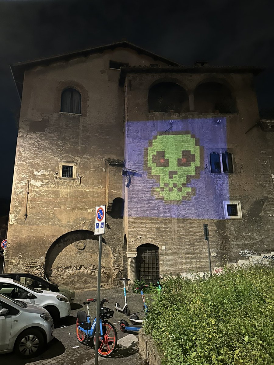 GM

<a href="/BnoiitC/">Benoit ⚡️⛓️ Cypherdude #101</a> <a href="/NFTFactoryParis/">NFT Factory Paris</a> raised the point that there is an abundance of digital art online, but very few pieces break through the physical world with exhibitions 

And here I am projecting 50+ works every night in front of strangers <a href="/Crypto_Skulls/">CryptoSkulls ☠️</a>