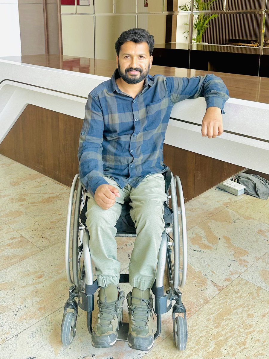 ImranSkills's tweet photo. जिन दिनों हम उदास लगते हैं 
जाने क्या क्या क़यास लगते हैं।
मुस्कुराने की क्या ज़रूरत है 
आप यूँ भी उदास लगते।
-अक़ील नोमानी

.
.
.
.
#wheelchairSkills #trainer #imranSkills #khajuraho #panna #travel #adventure #smile #wheel #tire #wheelchair #smiles #wheels #wheelie #smile #wheel https://t.co/qHeZbKiD0D