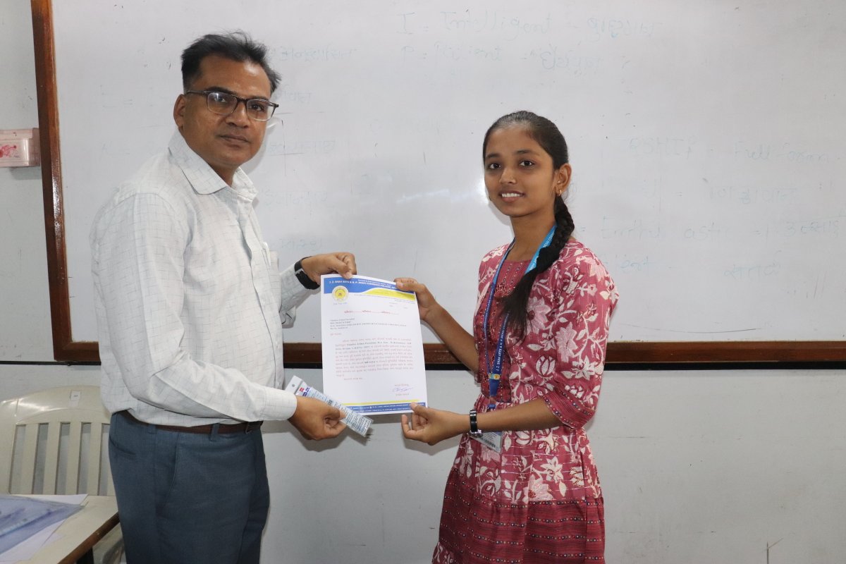 amroli10's tweet photo. Top – 5 Students In Internal Evaluation
M.A Sem:- II – Eco
Academic Year 2023
#amroli #amrolicollege #bestcollege #topcollege #jzshah #hpdesai #top5 #top5students #internalevaluation #M.a Eco #sem2 #academicyear2023 https://t.co/hGe2NG9ZtP