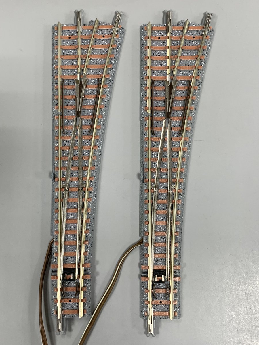TamTam_akiba's tweet photo. 【鉄道模型】新商品ピックアップ
KATO
増磁シート

スロットレスモーター搭載車両でKATO製以外のポイント通過時の誤作動防止用のシートです。

線路が切り替わっていなくても、
電気的に切り替わる場合がありますので、
そういった意味でも効果はかなりありました。 https://t.co/MqyYBS5qBk