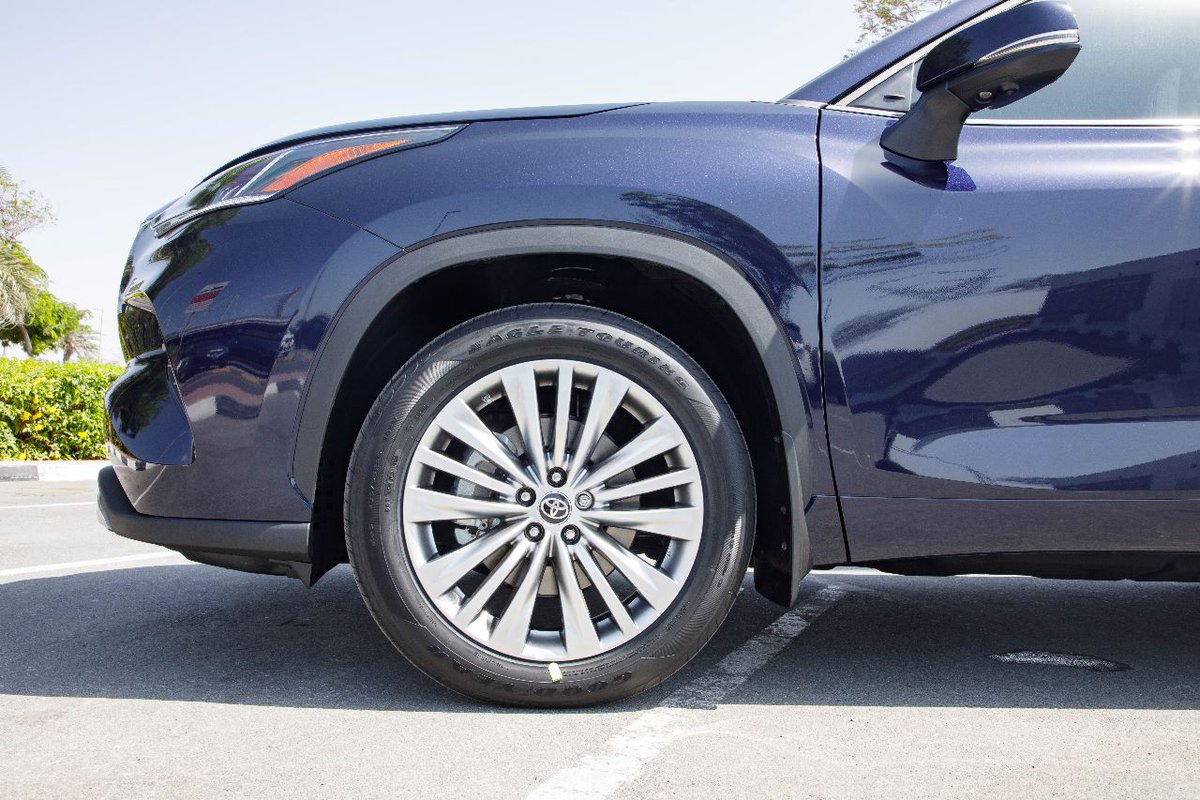 dresdenmotors's tweet photo. 2023 Toyota Highlander Platinum AWD
BRAND NEW
2.4L 4 Cylinder Engine
Exterior Color: Blue, Interior Color: Tan
FOR MORE INFO. CALL US..
+97143331988 | +971523064900
https://t.co/KoxVN3yp7D
.
.
#dresdenmotors #TOYOTA #highlander #Blue #dubaicity #dubailife #dubaicars #cars4life https://t.co/0XaSAHQ4NW