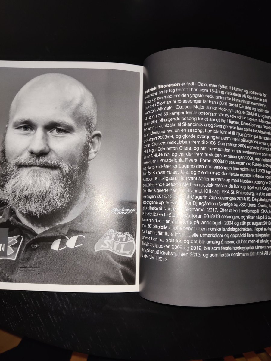 Herlig semifinaleserie mellom Storhamar -Vålerenga. En av hovedpersonene i dramaet er intervjuet i boken Norske Hockeystjerner. En ære og fornøyelse å viderebringe historier fra en begivenhetsrik karriere!