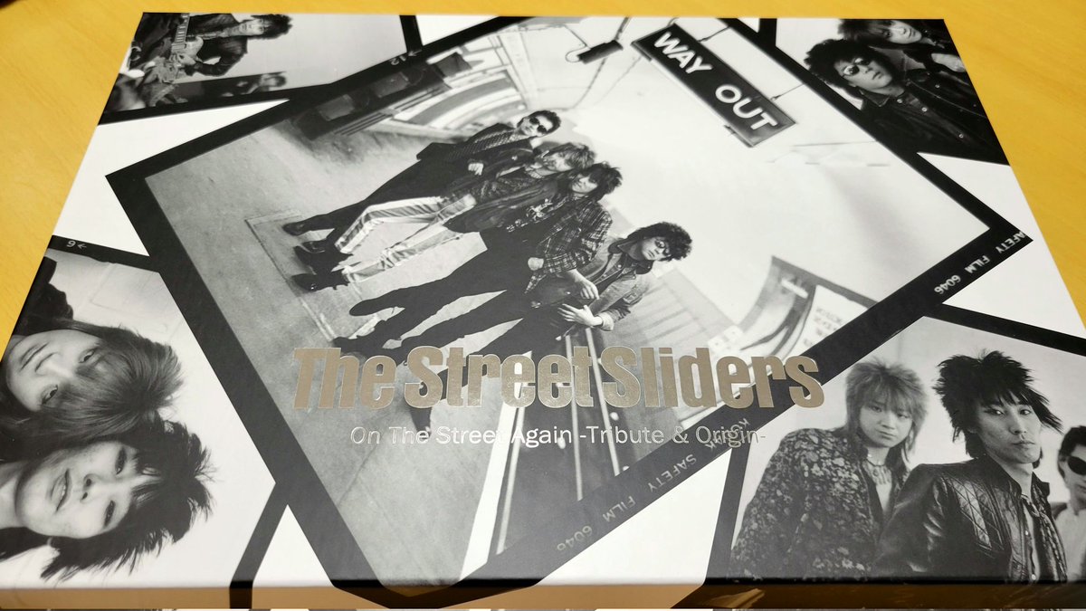 keith_108's tweet photo. 昨日やっと取りに行けました！
開けた時の衝撃が凄い！(*♥д♥*)

｢GIG'84｣のツアーパンフやオブジェだけでも限定版を購入したかいがあったけど、ワタシ的にはセブンネットの特典も大当たりでした♪♪

一生の宝物にしまーす✨✨

#TheStreetSliders
#OnTheStreetAgain
#tss40th #セブンイレブン https://t.co/HO6oQtutEn