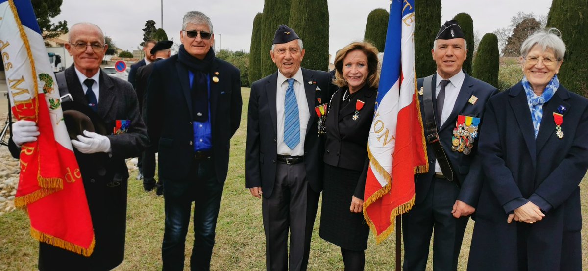 LegionHonneur34's tweet photo. 24 mars 2021, le rond-point colonel #ArnaudBeltrame était inauguré par le maire @SoujolP et le général @jvlettermann avec un seul drapeau et sans public, le public était confiné à cause du Covid-19. 2023 la #SMLH34 se retrouve en grande formation pour honorer ce héros de la 🇫🇷. https://t.co/J57DNELiIB