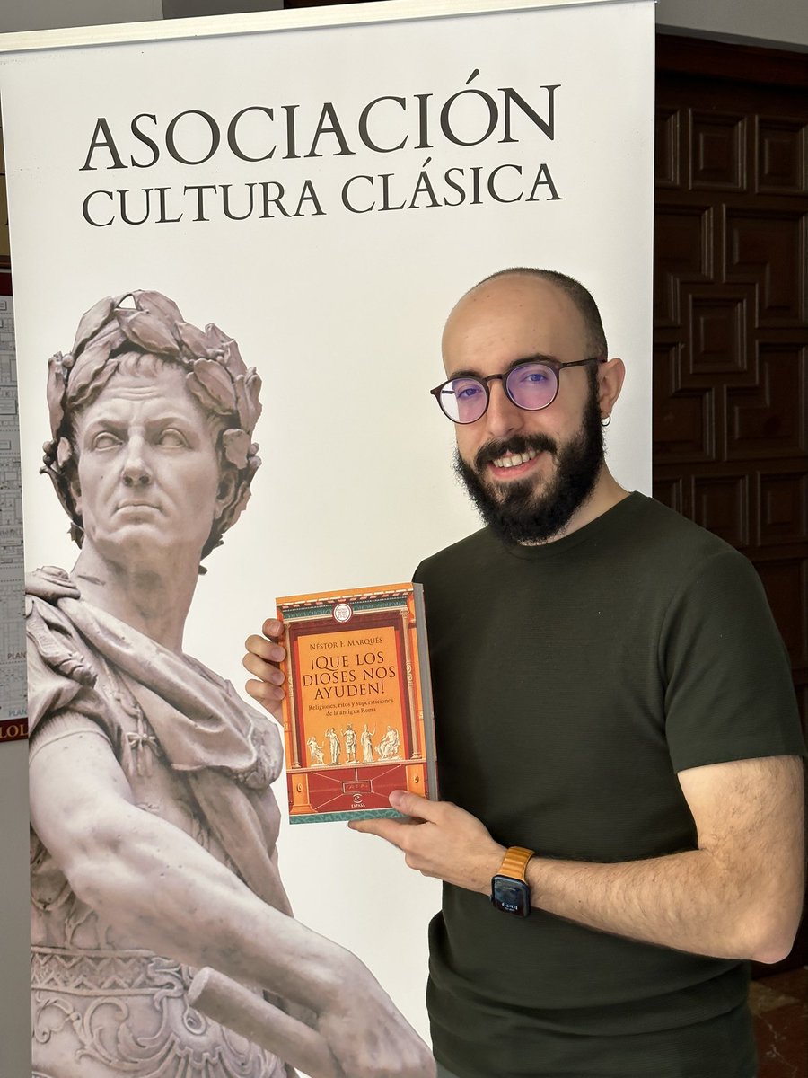 Antigua Roma al Día (@antigua_roma) on Twitter photo 2023-03-25 09:32:38 Hoy estoy en Sevilla hablando sobre religiones, ritos y supersticiones de la antigua Roma a los amigos de la asociación @CulturaClasicaC en las XVII Jornadas de Cultura Clásica. Es un placer volver al aula magna de la Facultad de filología de la Universidad de Sevilla. Hoy estoy en Sevilla hablando sobre religiones, ritos y supersticiones de la antigua Roma a los amigos de la asociación @CulturaClasicaC en las XVII Jornadas de Cultura Clásica. Es un placer volver al aula magna de la Facultad de filología de la Universidad de Sevilla.
