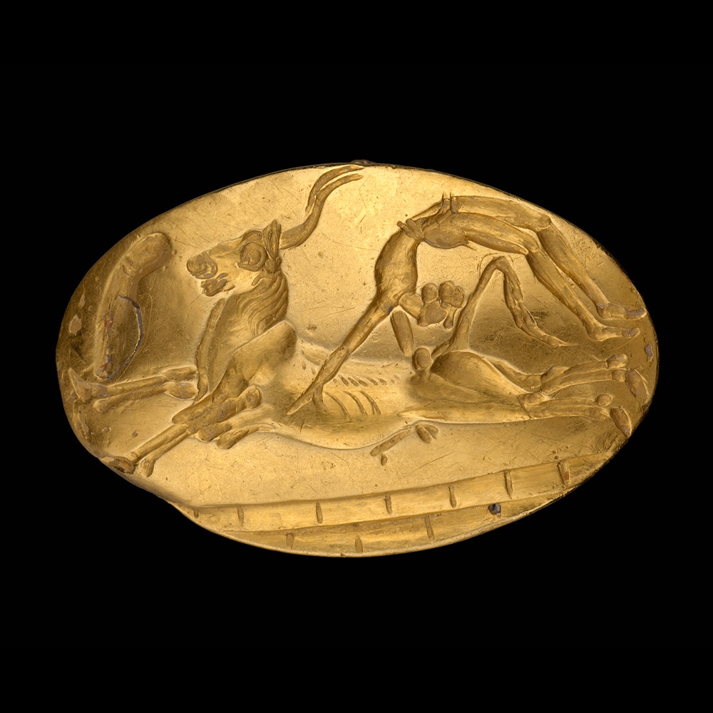 AshmoleanMuseum's tweet image. This incredible ring dates back to 1450–1375 BCE. Bull-leaping is one of the most enduring images from the Aegean Bronze Age. It features on objects from the Palace of Knossos and could be linked with the passing down of the myth of the Minotaur. ⁠⁠#LabyrinthAshmolean
⁠