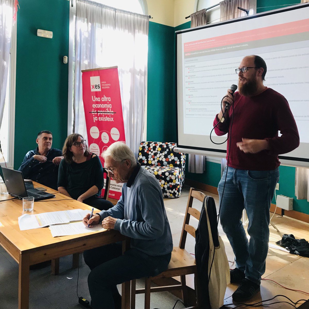 XES_cat's tweet photo. Comença l'Assemblea General Ordinària de la XES al @CafedeMarEC de #Mataró
Ara parlem de la @fessrural!!
#economiasolidaria https://t.co/D4AEZk6trJ