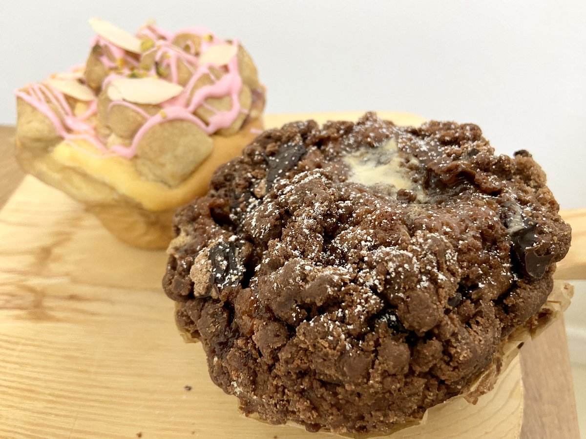 coffee10cacao's tweet photo. 久々のMEBAKEさんのマフィン🧁
可愛い上に美味しい💕
さくらホワイトマフィンは春限定🌸
#MEBAKE
#ミーベイク
#辻堂 https://t.co/XIBGoT0XjE