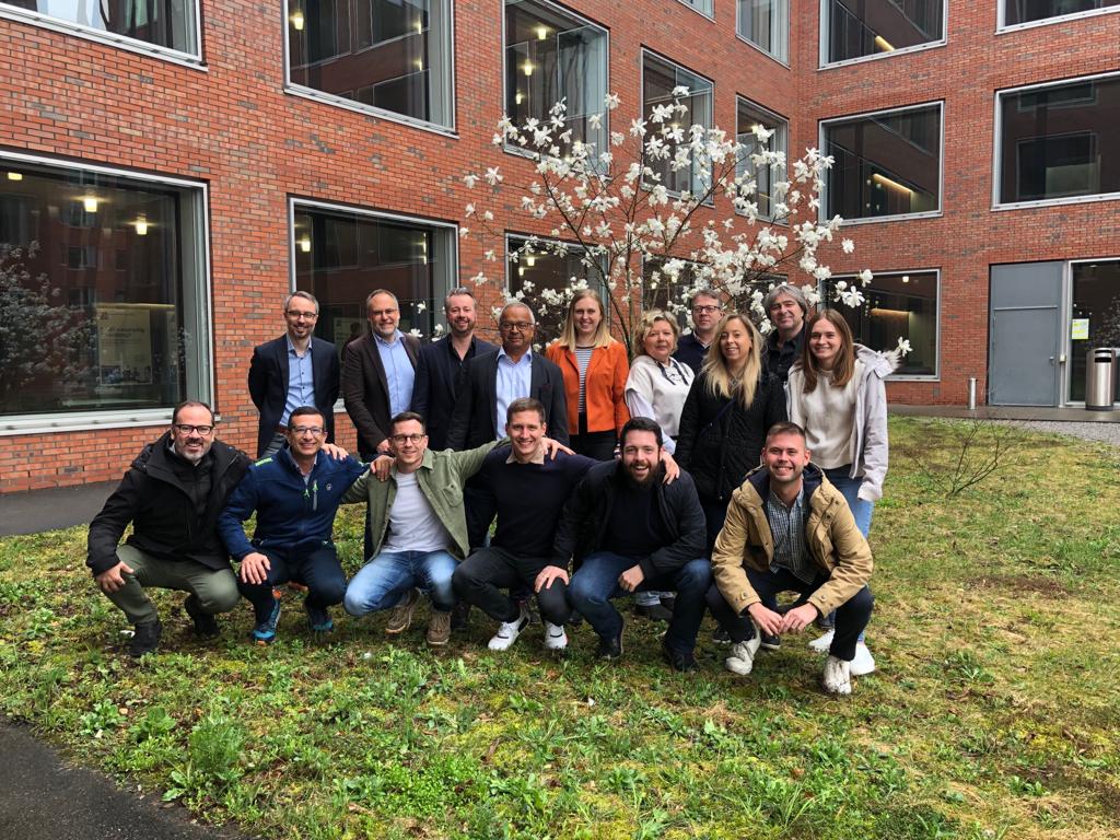 jagaraviles's tweet photo. Gran experiencia en el seminario de trabajo sobre innovación periodística con los colegas de Austria, Alemania y Suiza en Winterthur. @mcarvajal_ @josvap y @Monde97 #JoinDemos Journalism Innovation in Democratic Societies. More to come soon! https://t.co/LQDHLEz81T