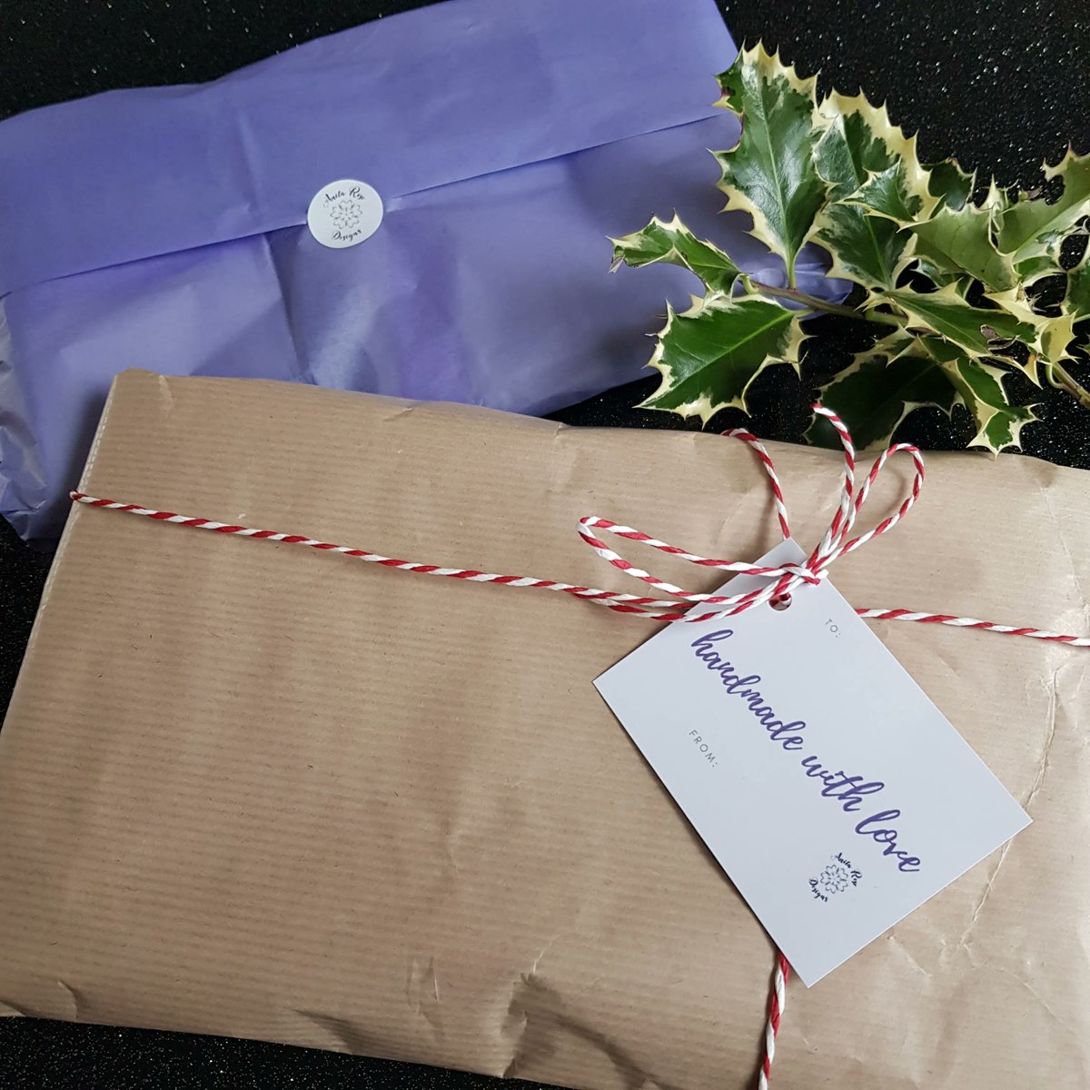 My aprons come wrapped in tissue paper to make lovely to open but you can add extra wrap to make them extra giftable. They are perfect for letterbox gifts too.
#MindfulGiftsDay #UKGiftAM #UKGiftHour