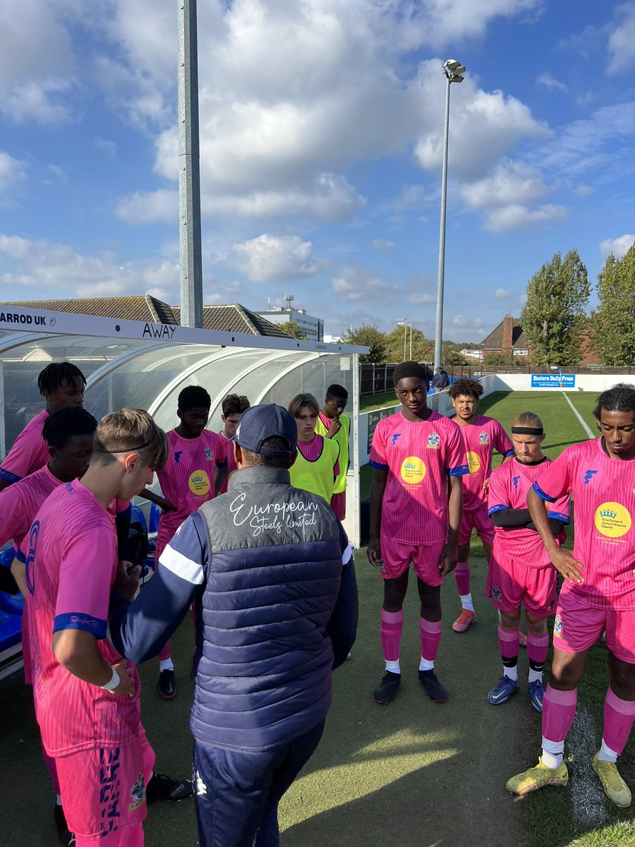 Romford FC tweet media