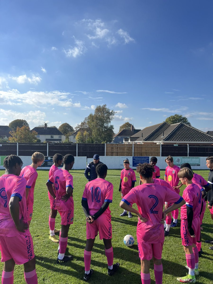 Romford FC tweet media