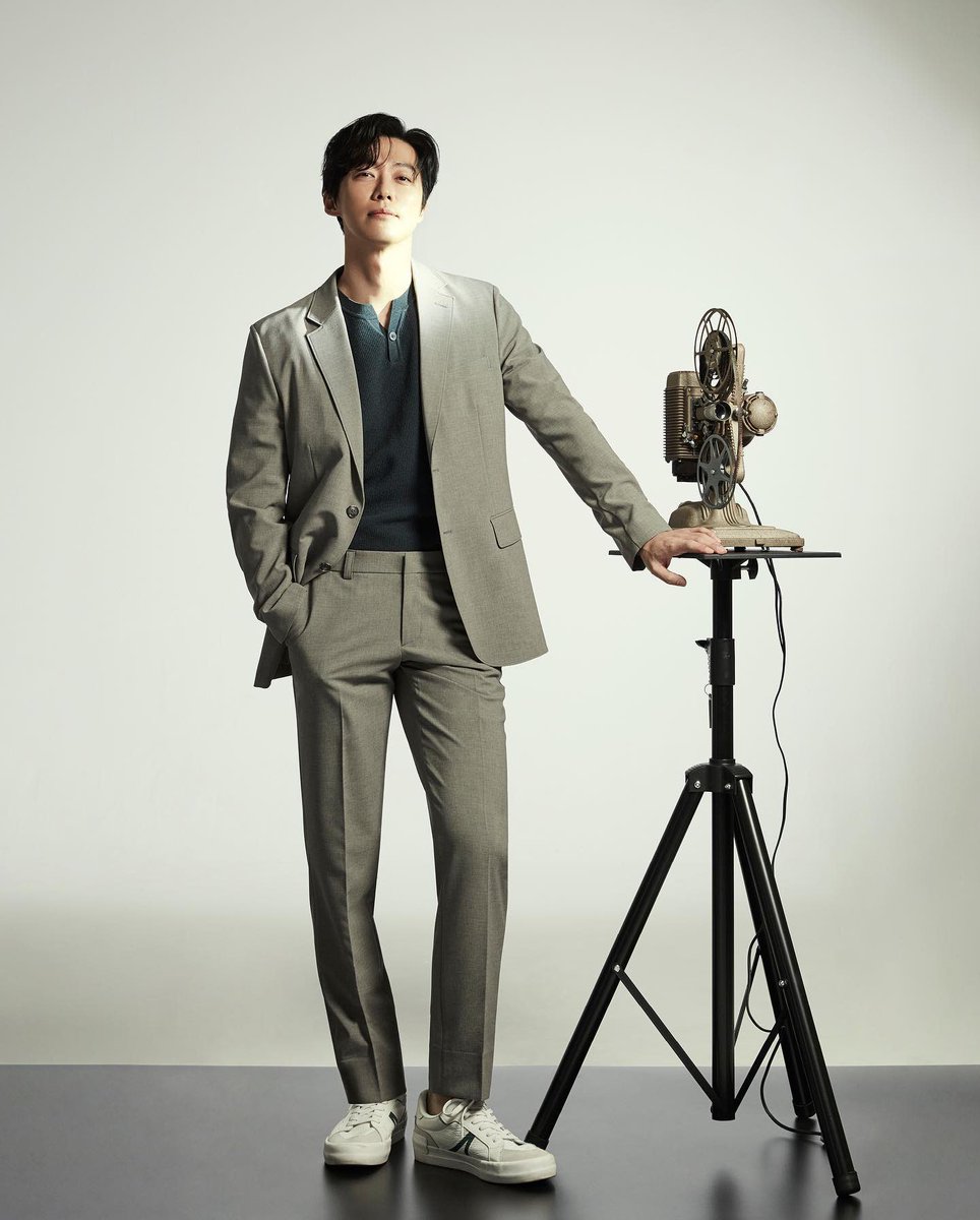 min_koongsu's tweet photo. <Studio Indian>
#moss #mosscreative #23ss #indian #남궁민 https://t.co/UO3i99T25M