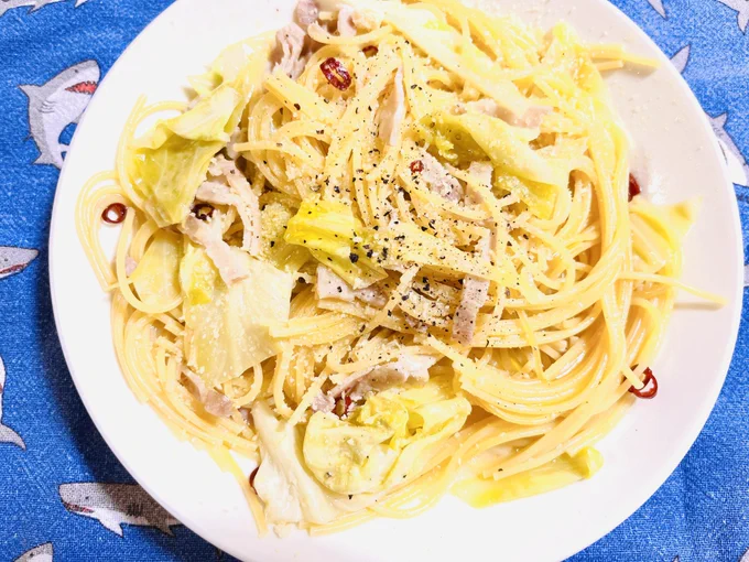 キャベツとベーコンのパスタ。作りすぎた感! 