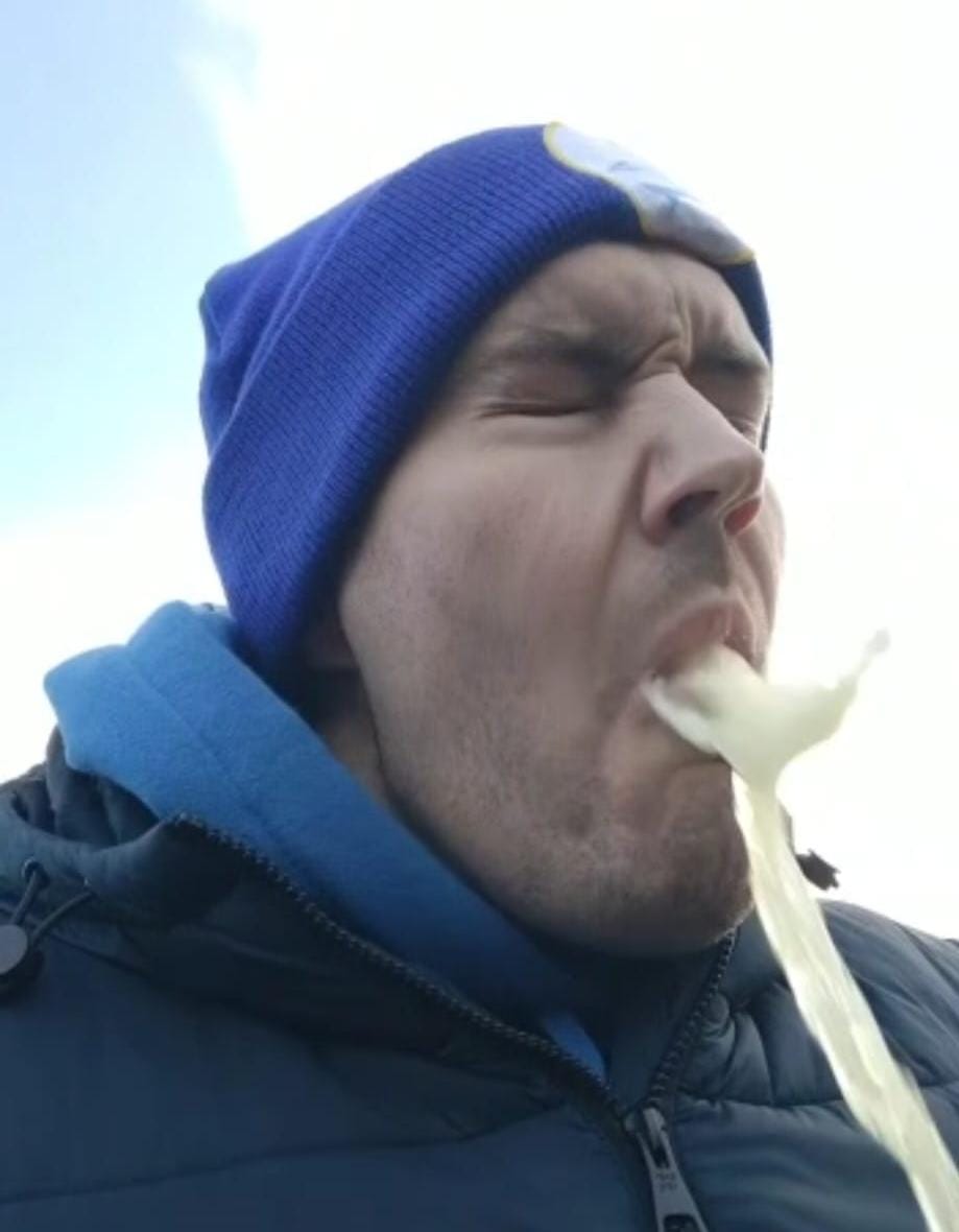 Who Did it best 

Like for ross barnes
Retweet for elliott bartlett