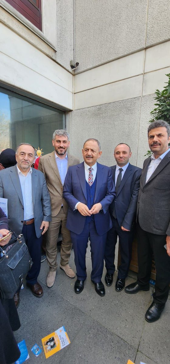 msaitozbayrak's tweet photo. Meclis Başkan Yardımcısı Sayın Mehmet Özhaseki ile Adalet ve Kalkınma Partsi önünde görüşmelerimizi sağladık. Kendisine desteklerinden dolayı teşekkür ederiz.
https://t.co/1rpnxPbStb
#akparti #seçim #adaletvekalkınmapartisi #akparti #milletvekili #aday #adayadayi #afyon https://t.co/Eo5IpMKZfv