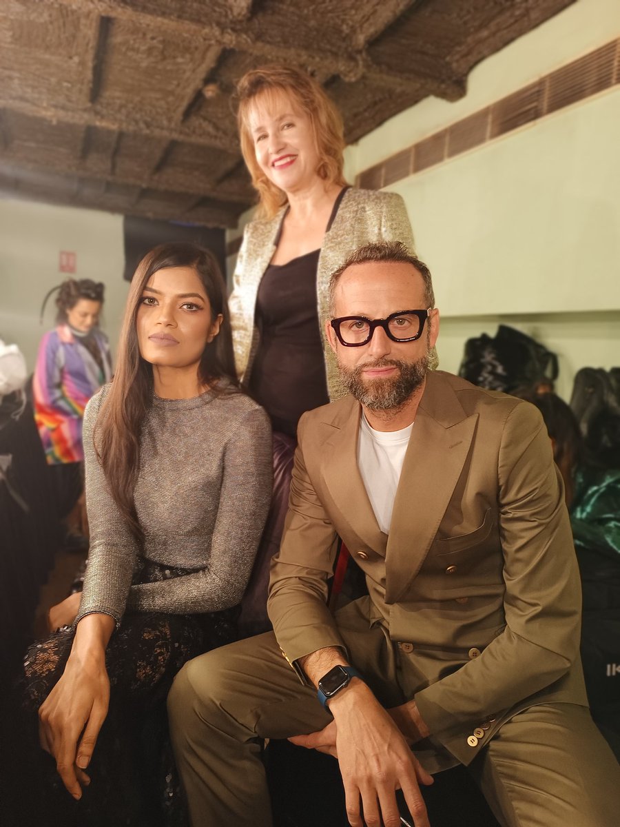 CornerPriscilla's tweet image. A class Act! 
@KevinMurphyIntl  products, Italian session Stylist Massimo Morello, for the Brand and Sonal my model for Fast. Forward Launch Event
Thank you Aankith Arora for knowing just what to do to build a perfect brand #kevinmurphy