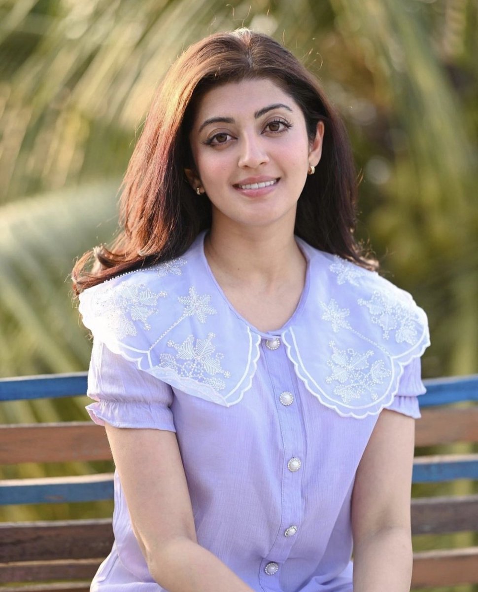SivAAAA4444's tweet photo. @pranitasubhash 😍 https://t.co/4JTRXl7qF0