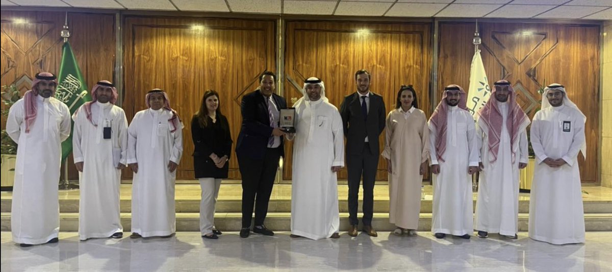 Boulaouiner's tweet photo. A great and Fruitfull exchange with the leader Omar Hariri @ojhariri CEO @MawaniKSA ⚓️ 🇸🇦 ports handle more than 90% of Kingdom’s exports. @businessfrance is proud to support maritime industry 🇸🇦bringing 🏆 expertise such as #greenport #smartport #greenvessel #newhub #vision2030 https://t.co/X2hi7QqlUZ