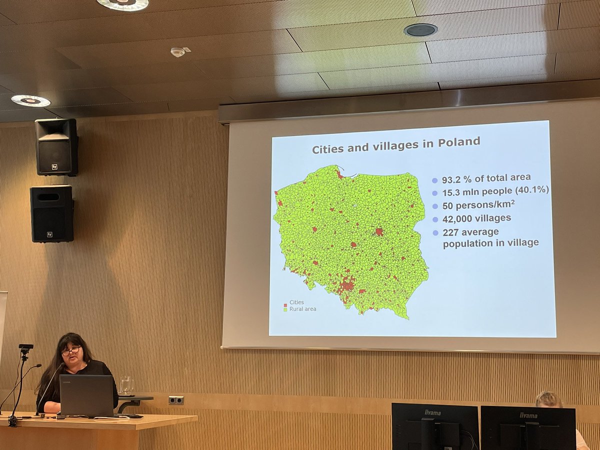 Shrinking, part of general demographic change in #rural areas of #BalticSeaRegion vividly shown in <a href="/PaulaPrenzel/">Paula Prenzel</a> <a href="/uni_greifswald/">Uni Greifswald</a> presentation while U. Kaczmarek <a href="/UAM_Poznan/">UAM Poznań</a> points out the rural growth patterns in Poland, this morning at #ThinkRural! conference <a href="/wiko_greifswald/">Alfried Krupp Wissenschaftskolleg Greifswald</a>