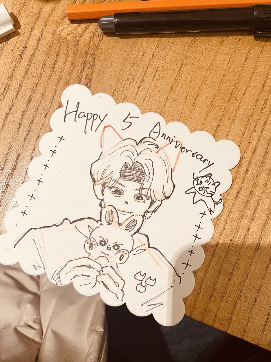 在周年应援cafe送给bestay们的小画!!拍了一些😘好久没在纸上画了,今天画了个爽✨✨ 