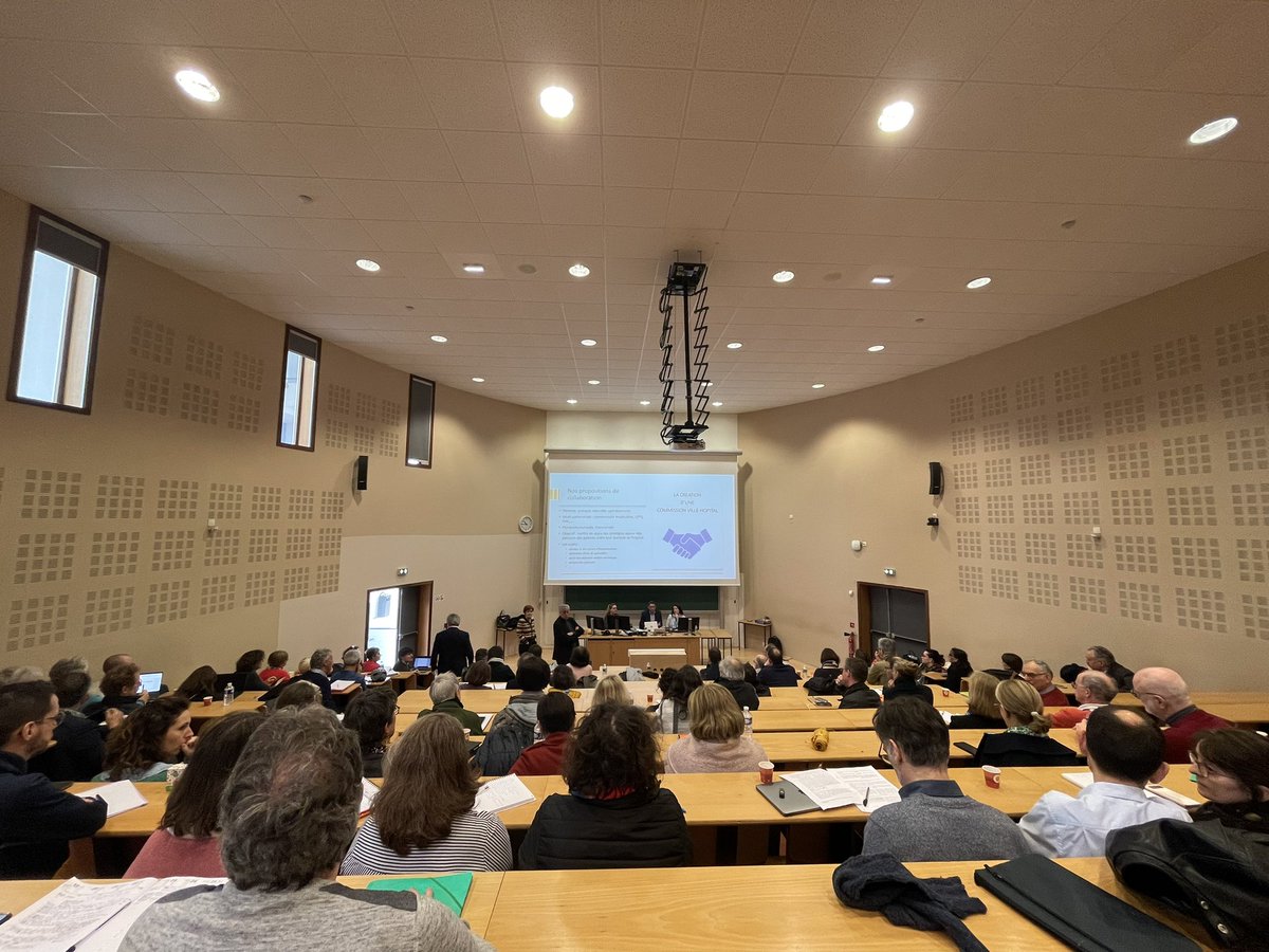 BoissonMatthieu's tweet photo. Séminaire du @CHU_de_Poitiers pour l’élaboration du Projet d’Etablissement 2024-2029.
Echanges avec des représentants des médecins, des soignants, de la direction, des usagers pour définir les grands axes pour les 5 ans à venir https://t.co/dunTmQqVc2