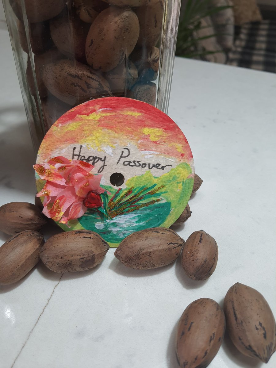 MorSarahBH's tweet photo. Happy Passover decorated magnet
#Happypassover
#etsyhandmade
#handmadegifts
#artymom https://t.co/2Y5xZ2po7o