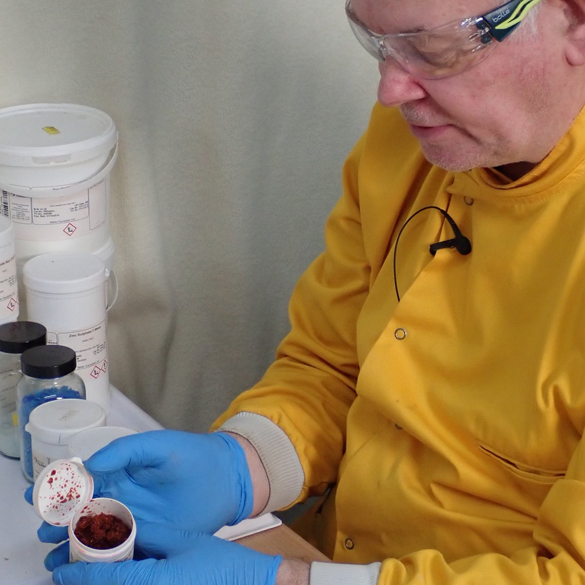 PhilipMRussell1's tweet image. Exploring the spectrum of transition element salts! From the stunning hues of Copper Sulfate to the lesser-known but captivating shades of Vanadium and even the ominous tints of Nickel Salts. #TransitionElements #Salts #ChemistryColors