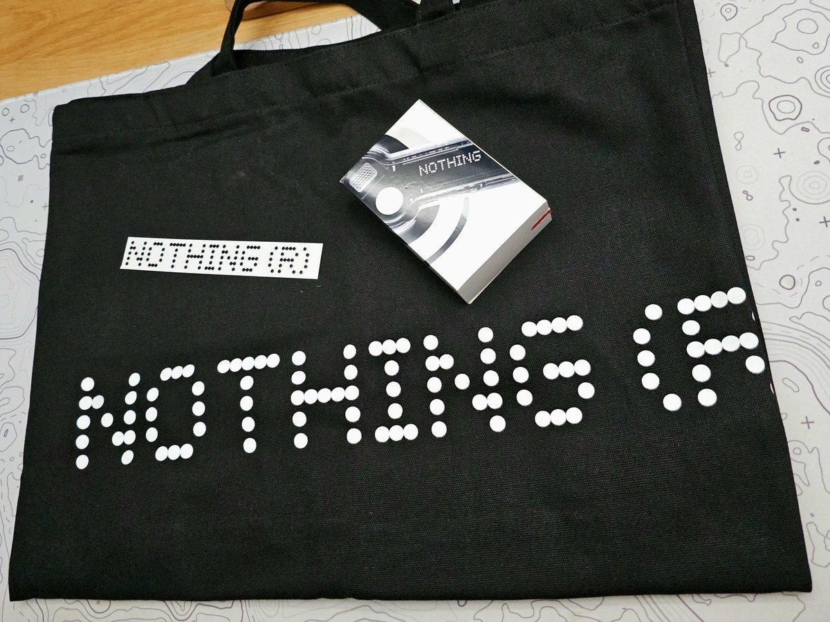 New Ear(2) have arrived this morning. Nice tote bag and sticker, thanks <a href="/nothing/">Nothing</a>! Now to try them out...
