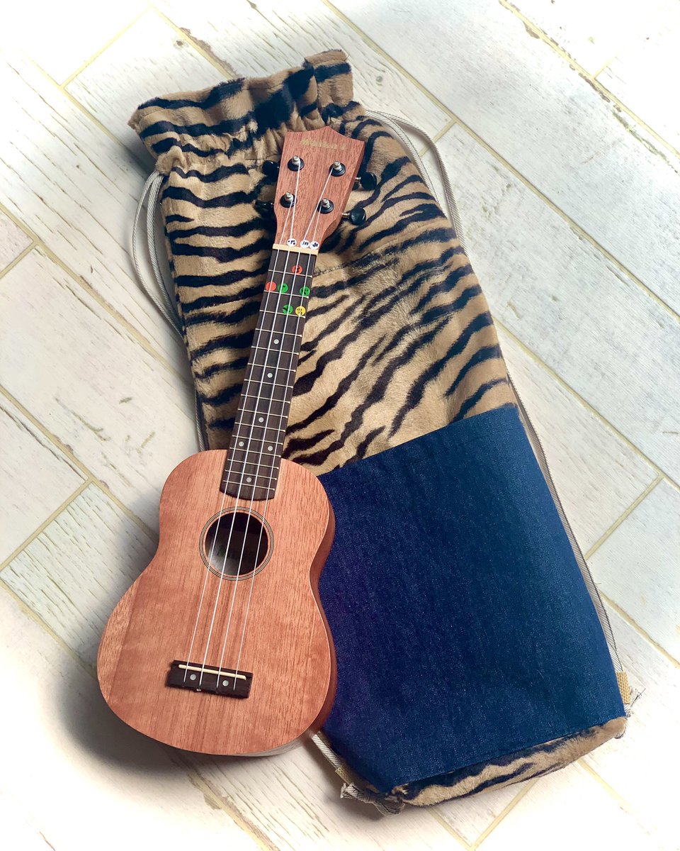shotonA_fabrics's tweet photo. ウクレレバッグ🪡🧵 https://t.co/OfvBoaqFE2