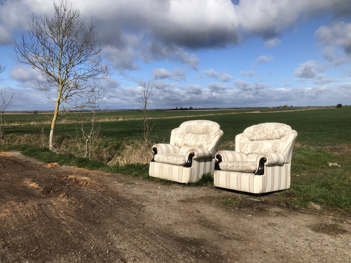 The Lincolnshire Fens so beautiful this morning and some kind person has donated some chairs in a lay-by for others to relax and enjoy the scenery in comfort 
#VisitLincolnshire 
#KeepBritainUntidy