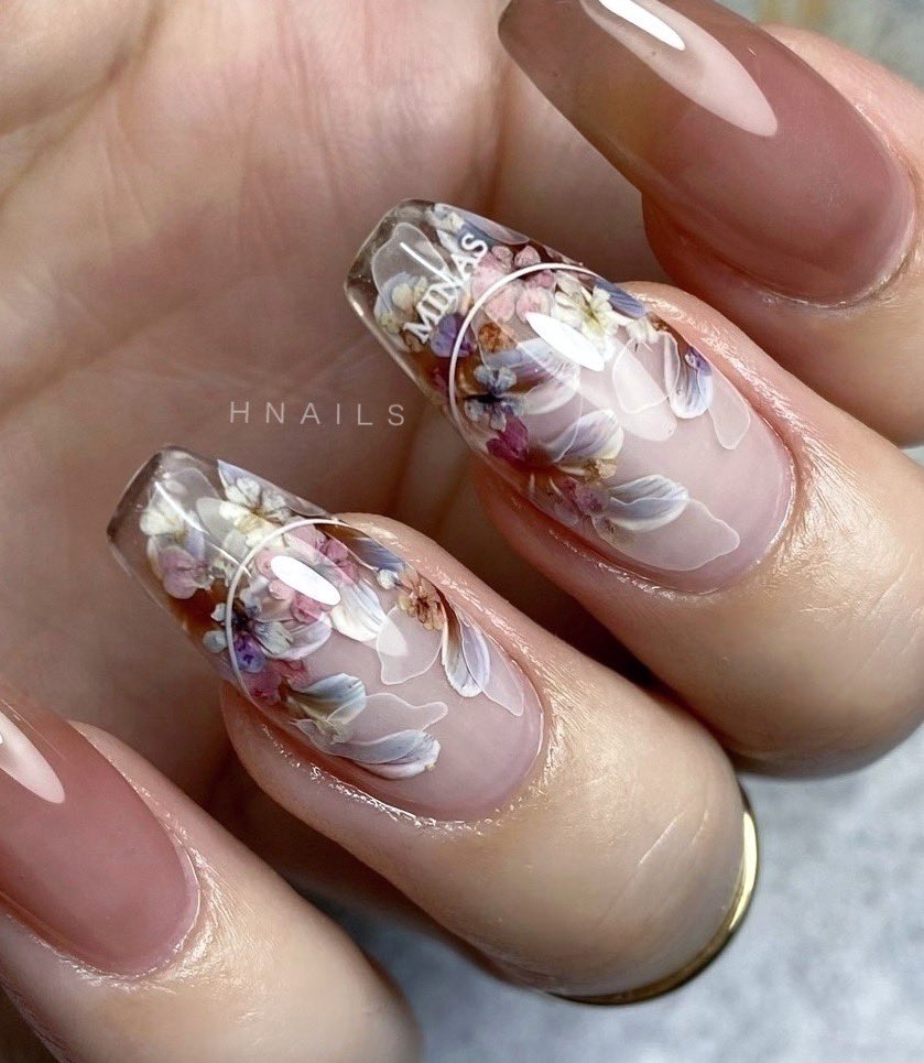 8na5_NAIL's tweet photo. 手描きアートと押し花のミックスデザイン https://t.co/2XYdhYaqhx