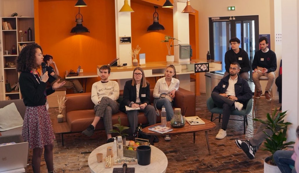 EMNormandie's tweet photo. #StartEMday Début de la Masterclass « Réussir une campagne de #crowdfunding » avec Oriane Plate, Social Media Manager, qui a levé 100k€ pour rénover le théâtre #LeNormandy @LH_LeHavre 👏 Merci pour ton témoignage Oriane 😉 https://t.co/bsSXkzMHB6